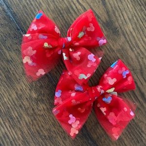Minnie pig tail bows